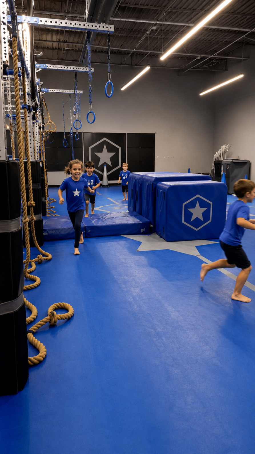 BraveKids treniruočių erdvė su kliūtimis, kilimais ir žiedais